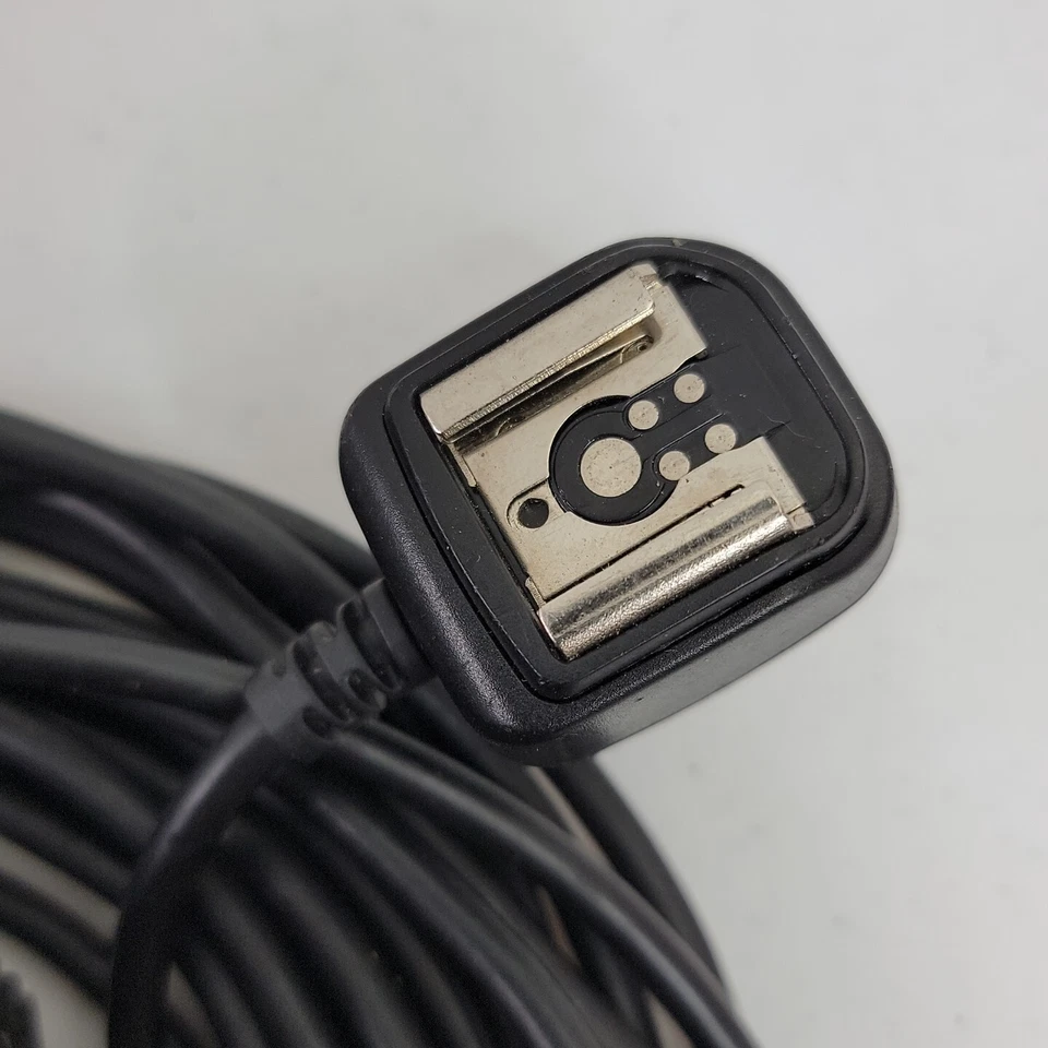 Promaster Extended Length TTL Off-Camera Cord - 10 meters - for Canon  - Image 2 of 3