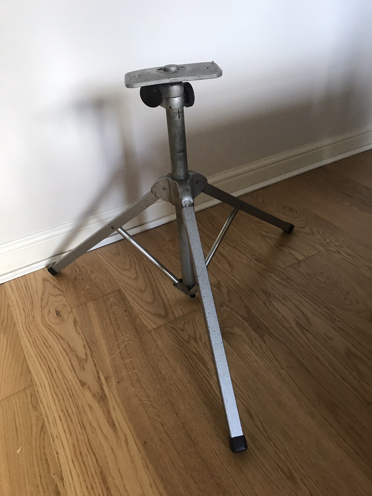 Stiga Tranas Fully Automatic Trainer Robot Table Tennis Oscillator Ball