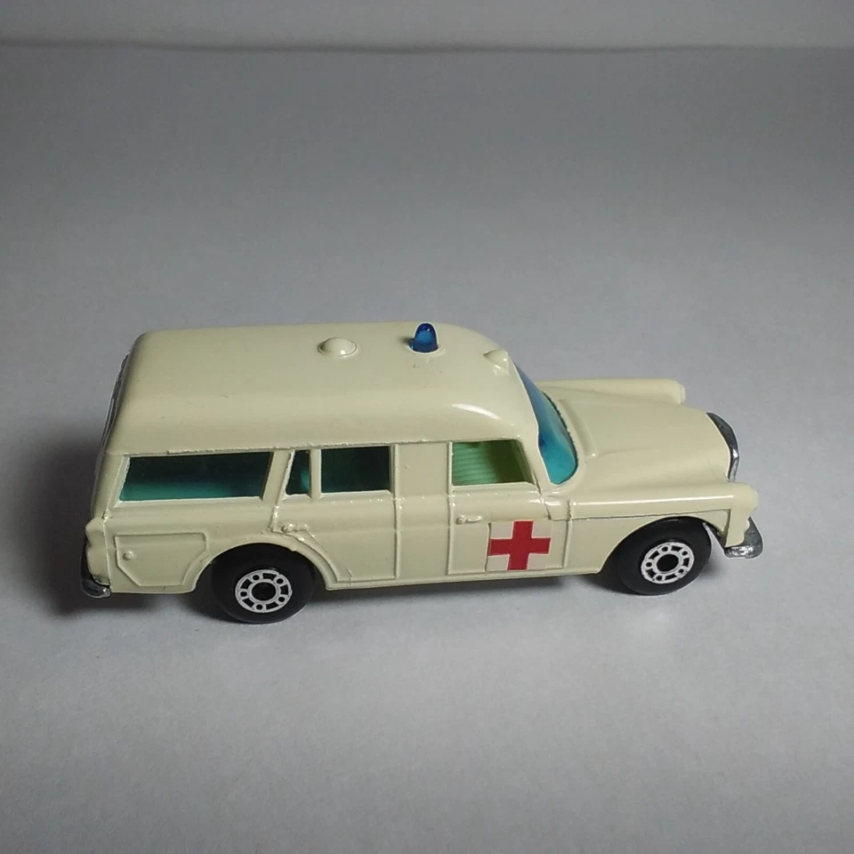 Mercedes Ambulance & Mercury Fire Chief Matchbox Two Packs - Image 2 of 4
