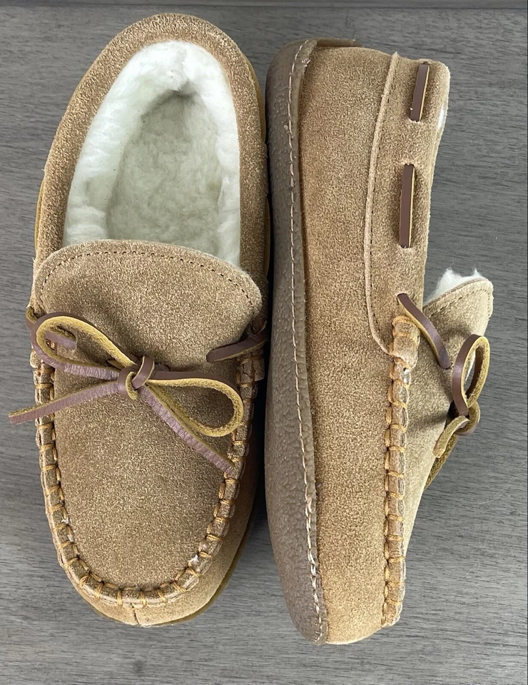 Vineyard Vines Suede Slippers w/Faux Fur Lining, Natural Color, Boys Size 5, NIB - Image 4 of 4