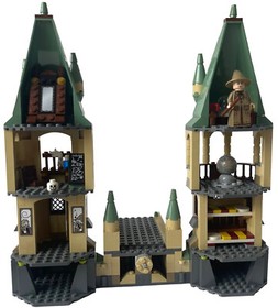 Lego Harry Potter Set Hogwarts 100% Complete 4867 2011 Retired Building Toy