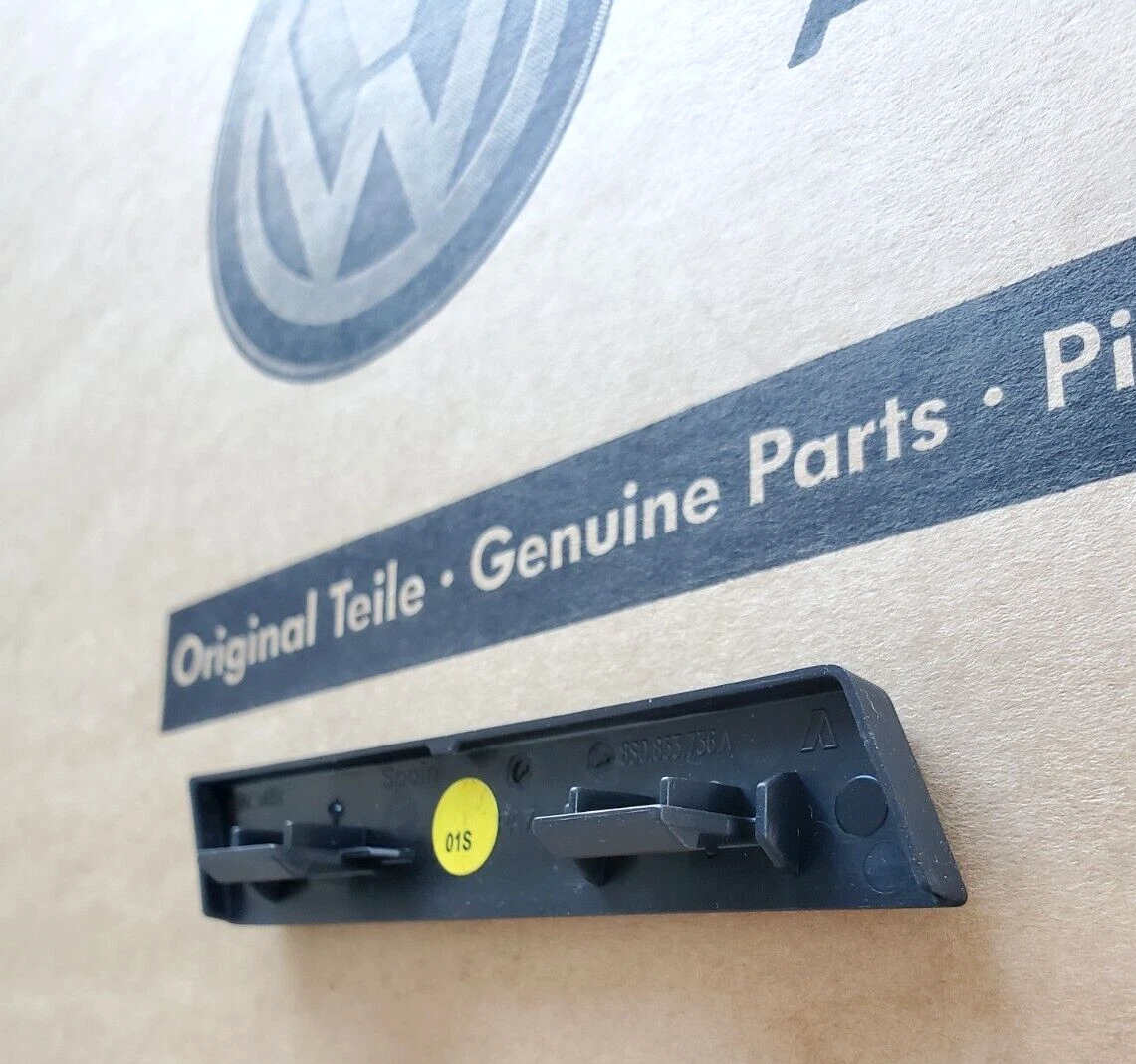 original Audi TTS Schriftzug schwarz Logo für Kühlergrill Grill 