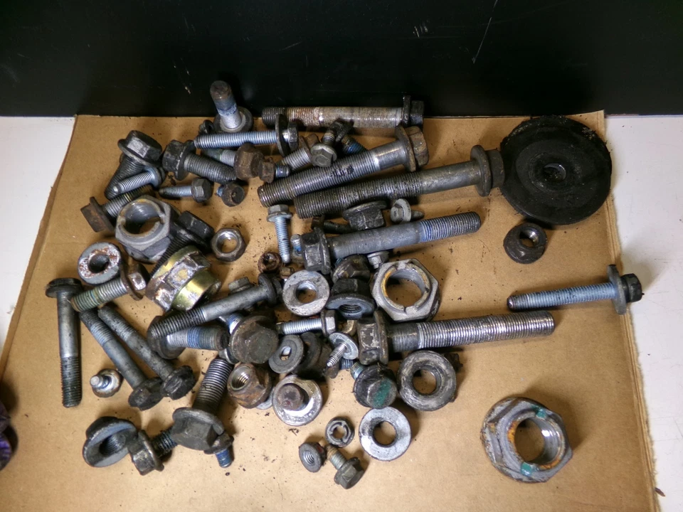 Tornillos de herrajes de suspensión delantera trasera 06-11 Mercedes Benz W164 ML350 ML500 Foto 2 de 4