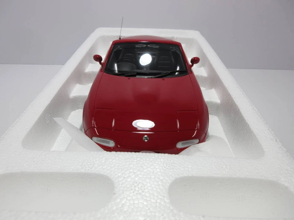 1:18 Kyosho Samurai Mazda Eunos Roadster NA Red MX-5 Miata Resincast Model Car - Image 2 of 4
