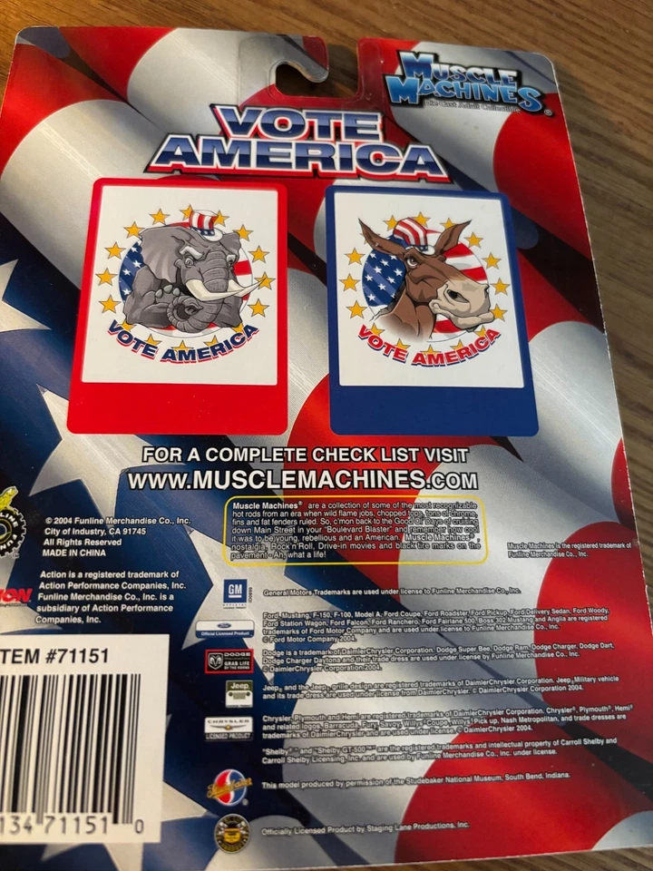 MUSCLE MACHINES VOTE AMERICA 49 MERCURY CUPÉ ROJO Y AZUL FUNDIDO A PRESIÓN ESCALA 1/64 NUEVO Foto 4 de 4