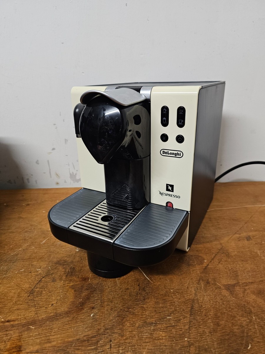 PreOwned De Longhi Nespresso Lattissima Beige Missing Milk
