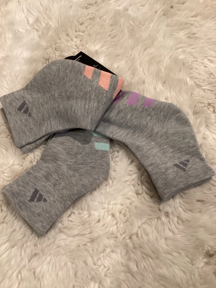 Calcetines acolchados de corte bajo con compresión de arco Adidas para mujer 3 pares talla 5-10 $16 Foto 3 de 4