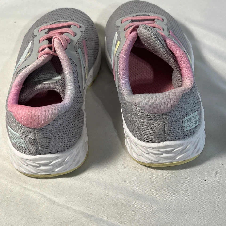 Zapatos para correr New Balance Fresh Foam Arishi V2 IAARIAP2 grises 7,5 para niños Foto 3 de 4