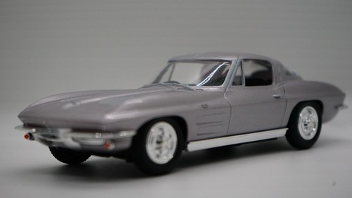 Silver 1963 Plastic Corvette Toy Chevrolet @RV-MMLLC Made in 2000 - Picture 7 of 7