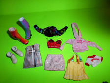 Rainbow High Avery Styles 3 Outfits 2 Pairs Shoes.