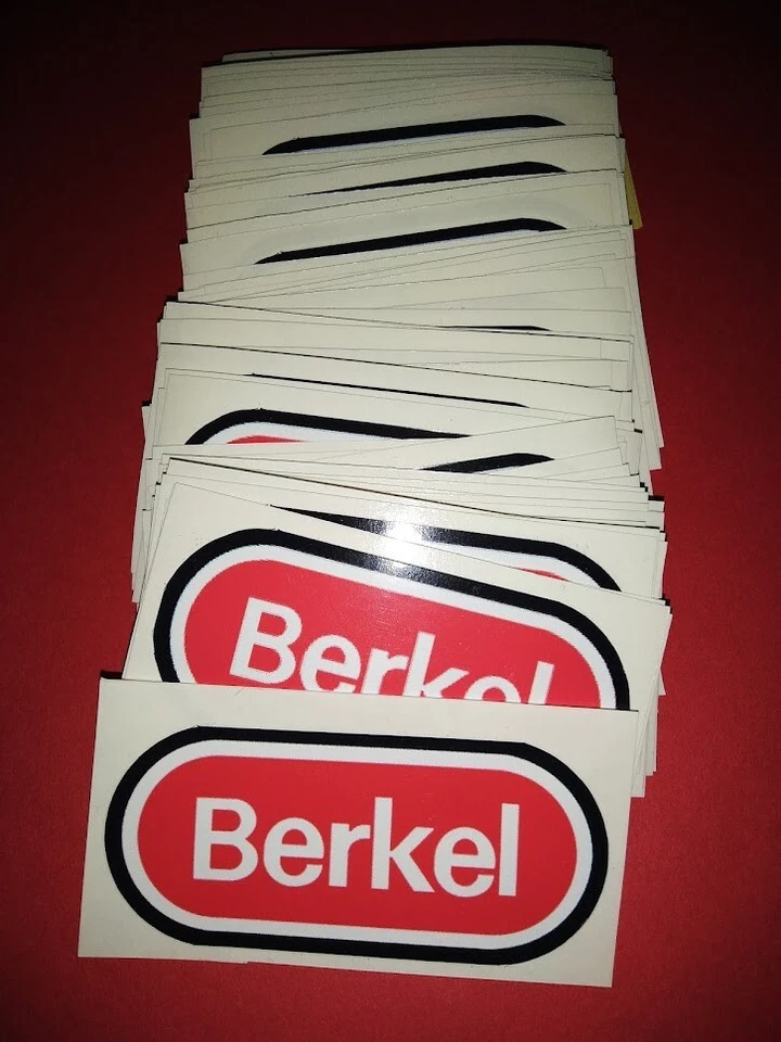 Coppia Adesivi biscotto BERKEL per restauro bilance affettatrici. 6,8cmx3cm