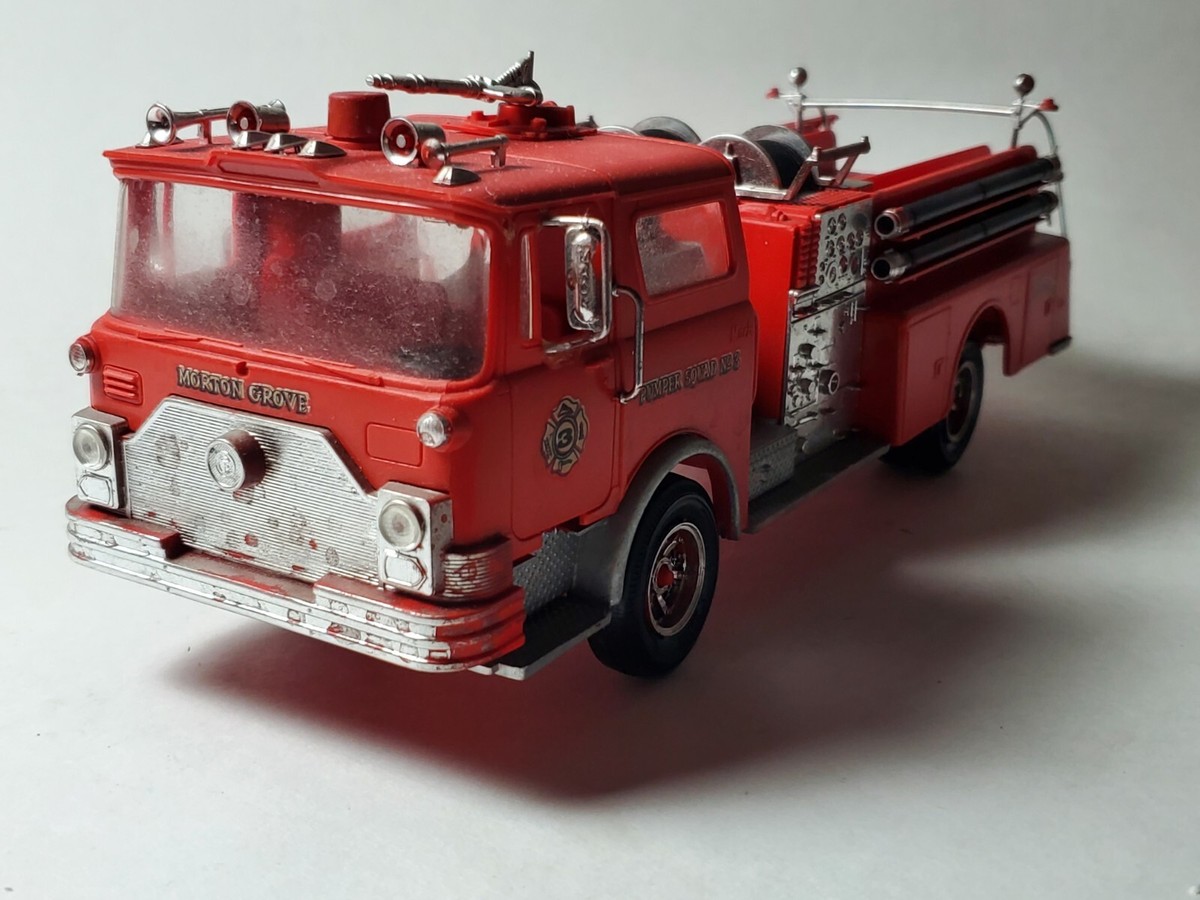 Revell Snap Tite Mack Pumper Fire Truck Engine #3 1:32 Plastic