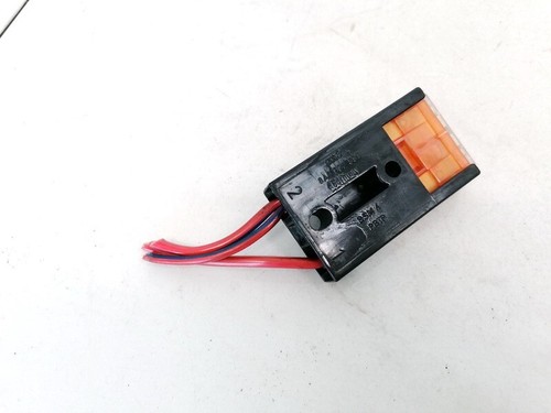 Audi A4 1997 Fuses 8A0937530, Genuine #1394430-93