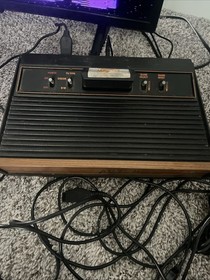 Atari 2600 Woodgrain Console With Extras Read Description