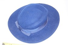 Vintage Women's Arlin 100 Wool Hat in Excellent Condition