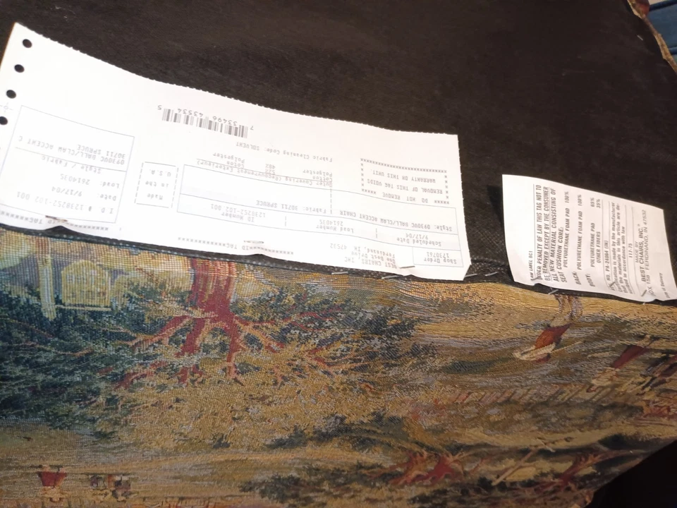 Un par de sillones con marco de caoba georgiana hechos a mano con temática de golf Foto 4 de 4