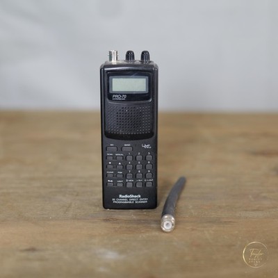 RadioShack PRO-70 Hyperscan 50-Channel Handheld Programmable Scanner w/Antenna