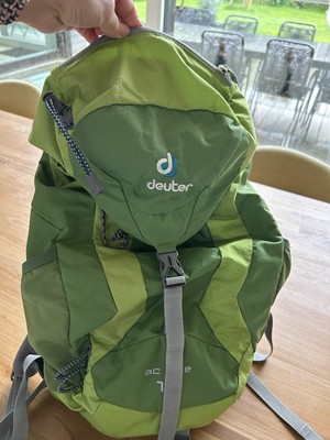 deuter Kinder Rucksack, Junior 18 Liter, mit Regenschutz, Outdoor, grün