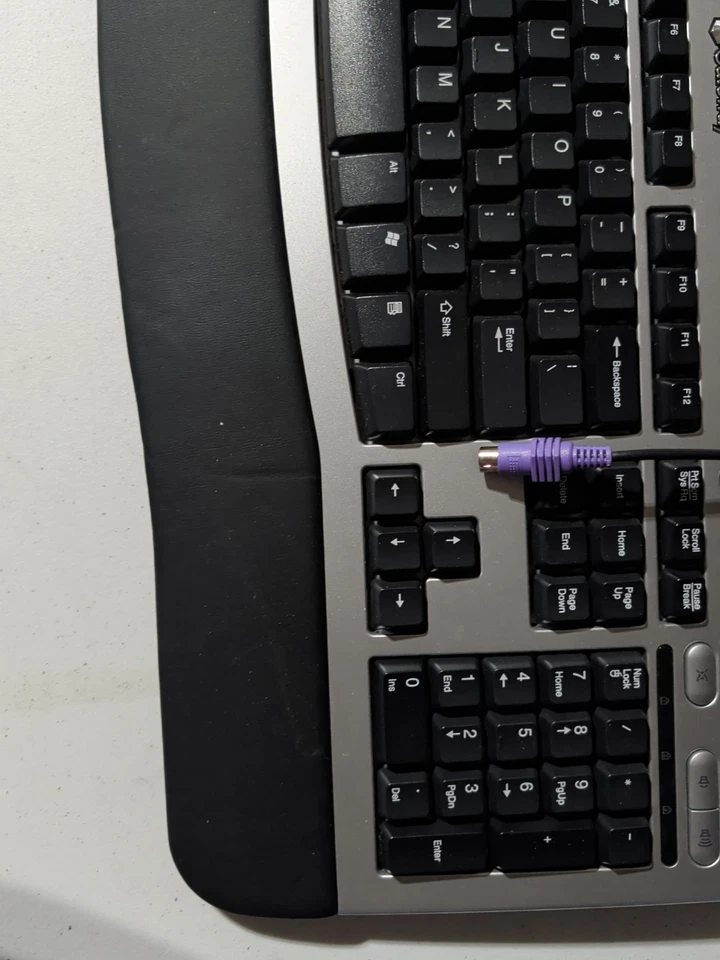 Gateway Keyboard KB-0532 Elite PS2 Silver Black Ergonomic - Image 4 of 4