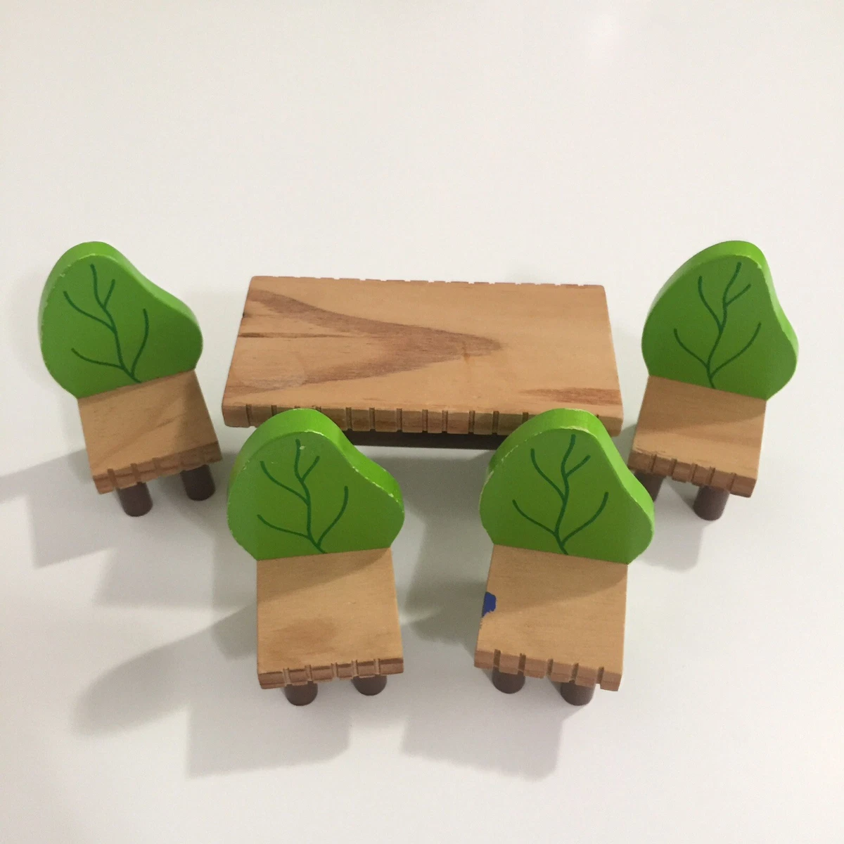 Lakeshore Giant Treehouse Dollhouse Furniture Table and 4