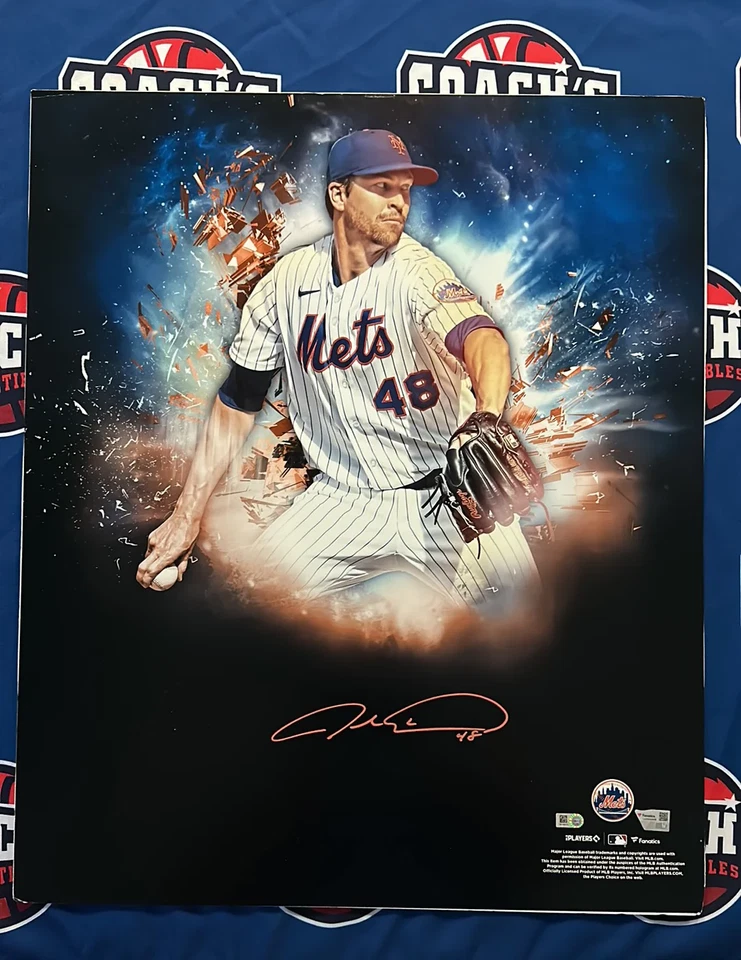 COACH'S COLLECTIBLES Jacob deGrom Autographed 20x24 In Focus Photo (MLB/Fanatics)