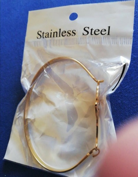 Preciosa pulsera de chica de acero inoxidable en forma de rosa, dorado....