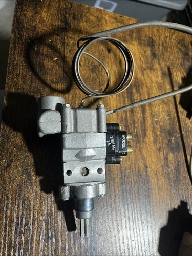 Robertshaw BJ Oven Thermostat ￼ FMAZ