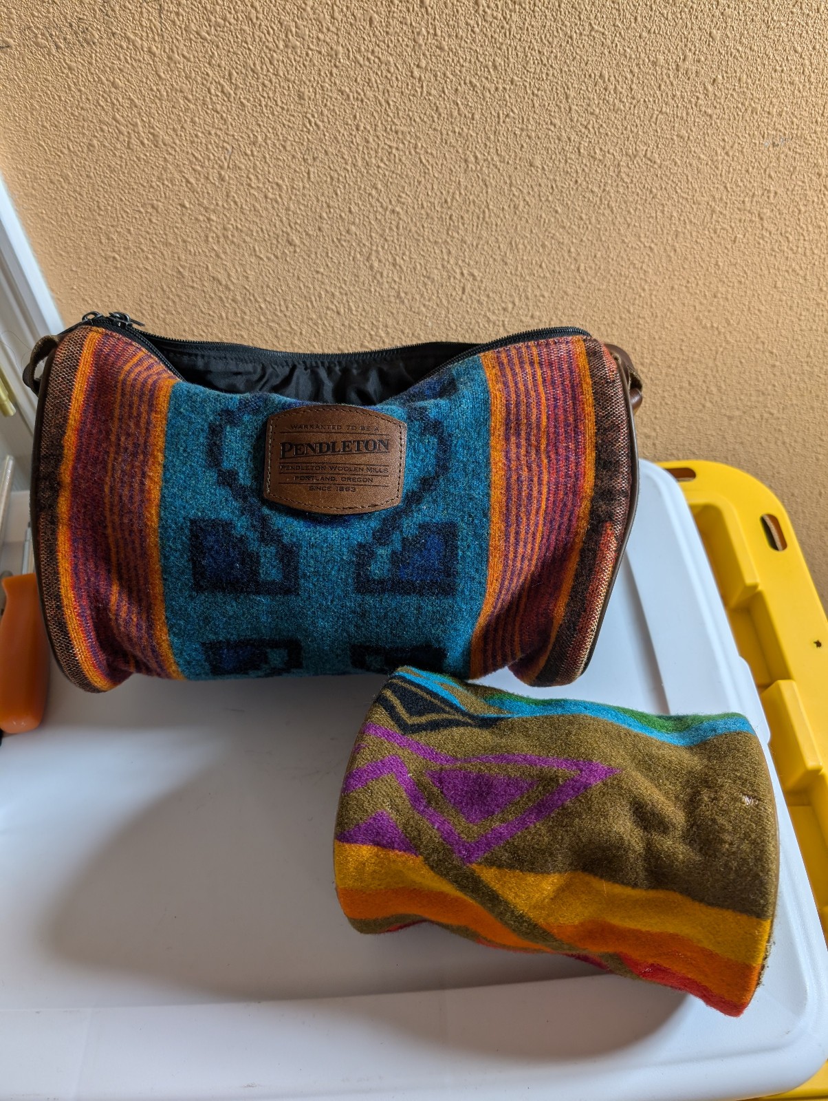 Pendleton Blanket Wool Aztec Pattern Barrel Style… - image 1