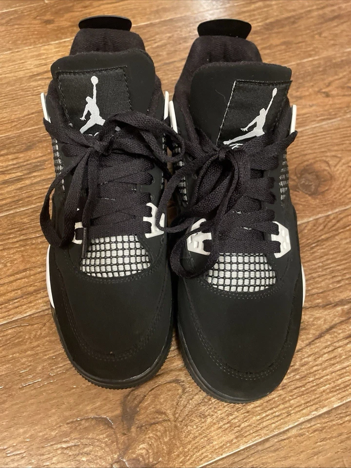 Air Jordan 4 Retro GS White Thunder Size 6.5 Slightly Used With Box - Image 2 of 4