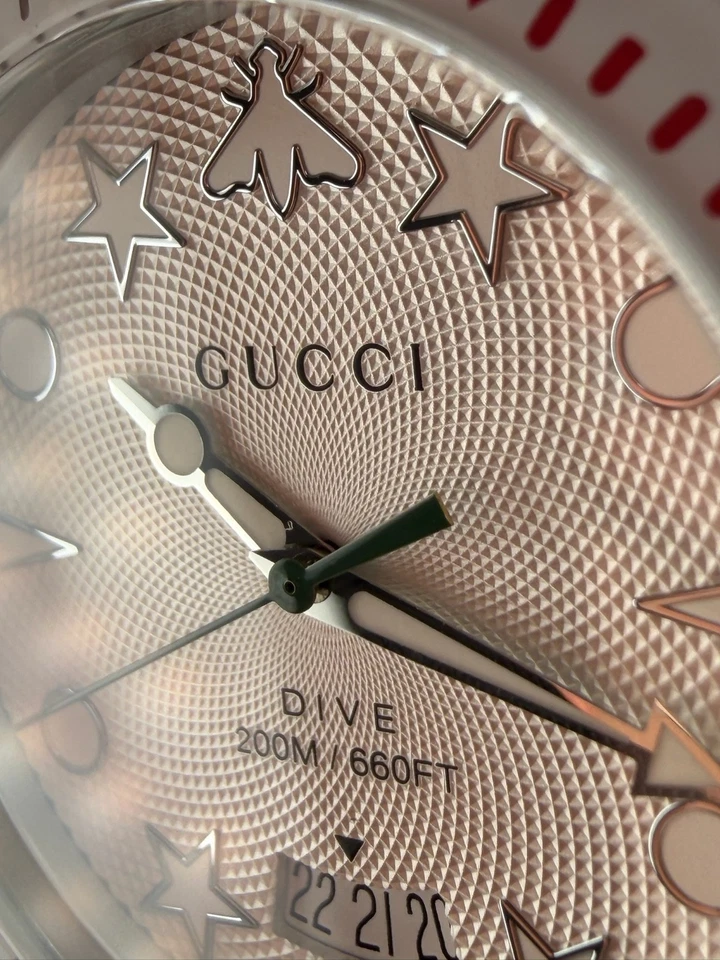 GUCCI YA136337 Unisex Dive White Wristwatch 40mm - Image 2 of 4