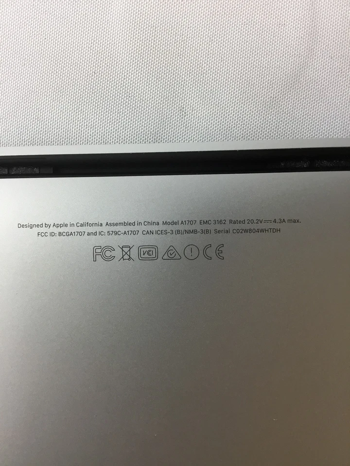 Apple MacBook Pro (M2017) "Core i7" 15.4" 3.1 GHz 16 GB 1TB SSD Grade C - Image 3 of 4