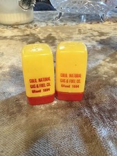 Yellow and red Colo. Natural Gas And Fuel Grand 1694 S&P Shakers