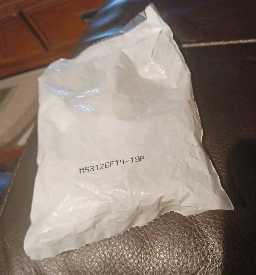 1 each NEW ITT CANNON MS3126F14-19P Connector MALE PIN 19  Crimp  - Image 2 of 2