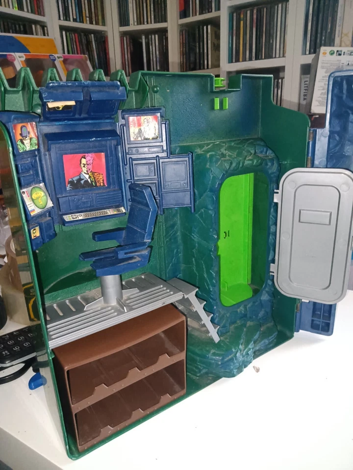 Wayne Manor batcaverna di Batman marca Kenner anni 90 vintage m - Immagine 4 di 4