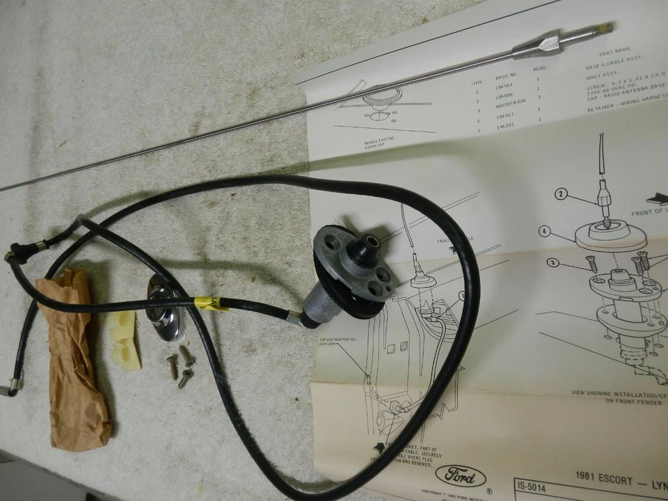 Antena de radio, 1981/83 Ford, Granada, T-Bird, Cougar, Escort, NOS Foto 2 de 4