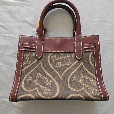 Dooney & Bourke Sweety Borsa A Mano In Pelle, Colore Dove (colomba), Con Tracolla Regolabile, Dimensioni Compatte, Made In USA - 2