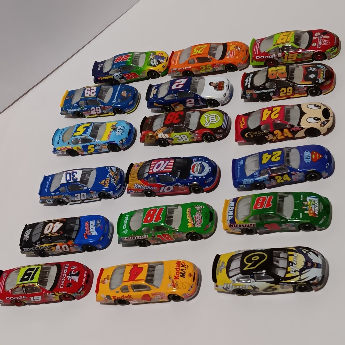 ナスカー 18台セット NASCAR Lot of 18, NASCAR Diecast, 1:64 Scale, All Special Paint Schemes
