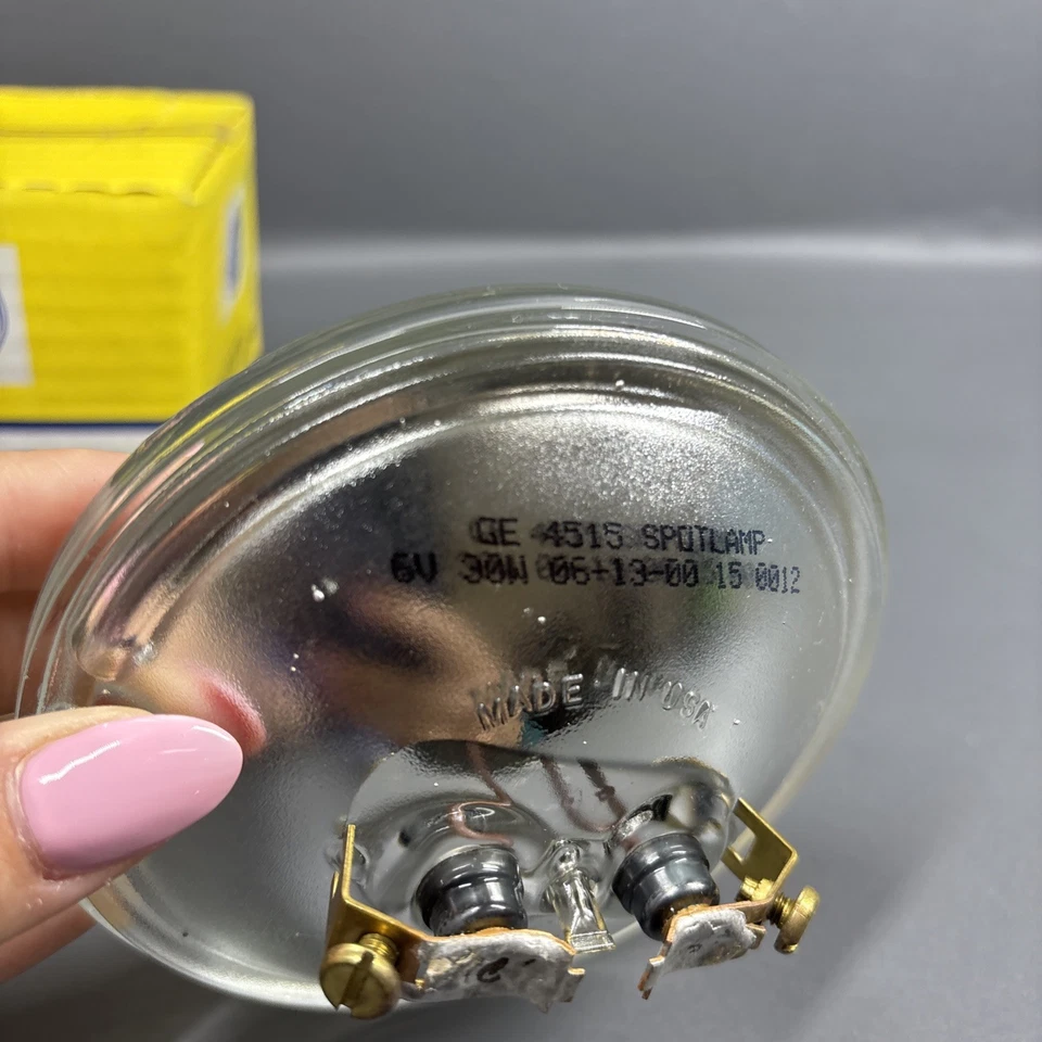 4515 - GE All Glass Sealed Beam Lamp, 30W, 6V, PAR 36 - Image 2 of 4