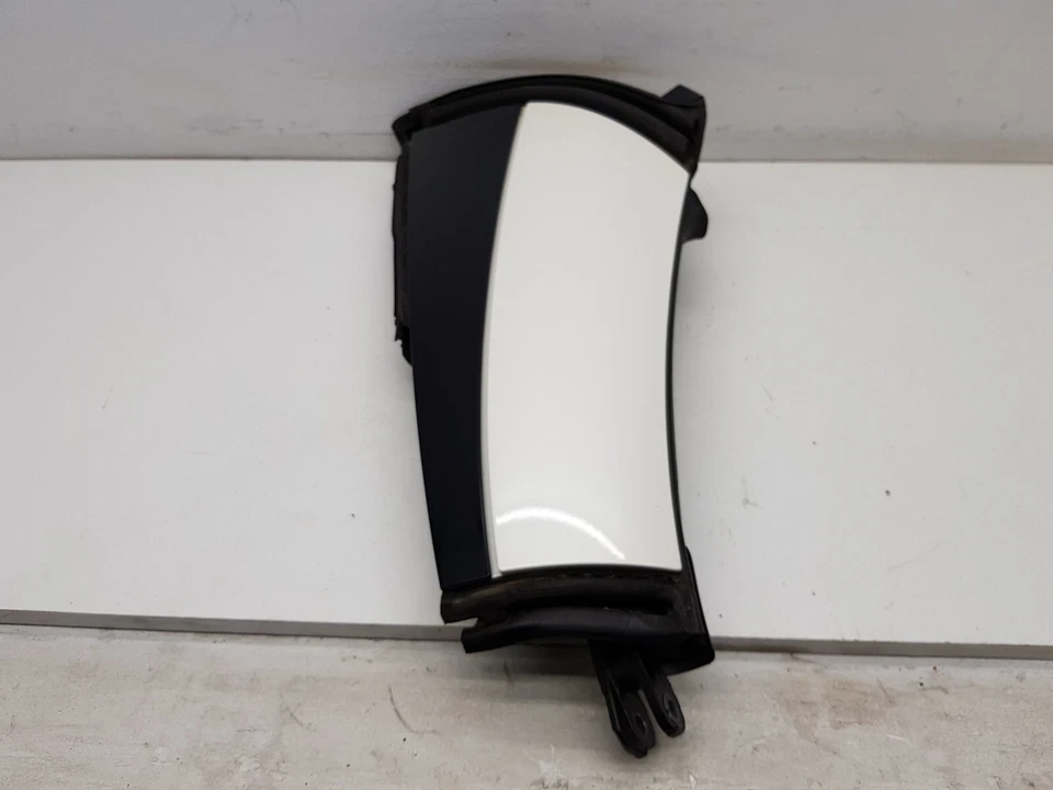 Mercedes Benz SLK250 R172 2013 Roadster lado izquierdo cubierta moldeada pilar C Foto 3 de 4