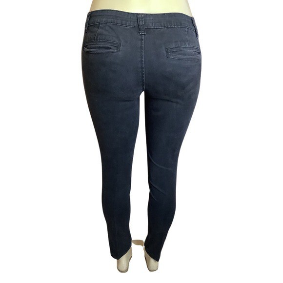 Iris Basic Size 7 Black Skinny Pants. (Preowned) - image 3