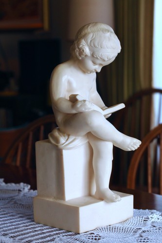 Scultura da lettura per bambini, "Enfant Lisant, XIX", scultura altezza 18", 21 libbre. - Foto 4 di 21