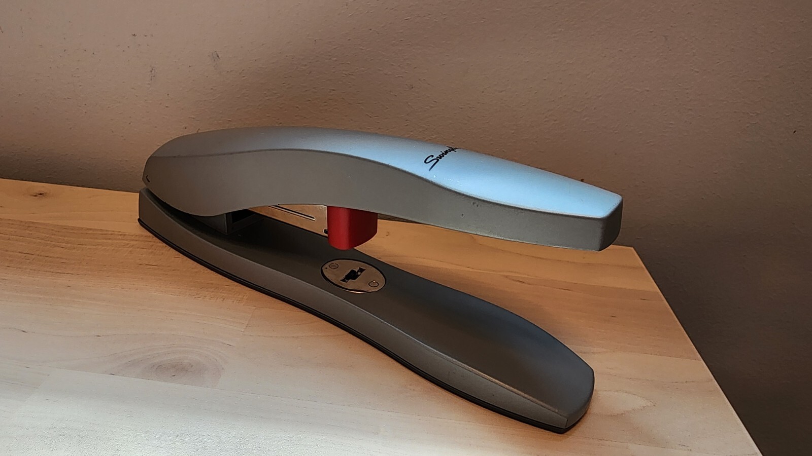 High Capacity Swingline Stapler 60 Sheets Grey Extended Handle 77701/15-image