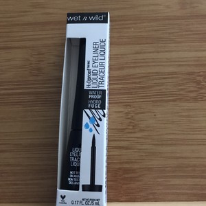 wet and wild h20 proof eyeliner