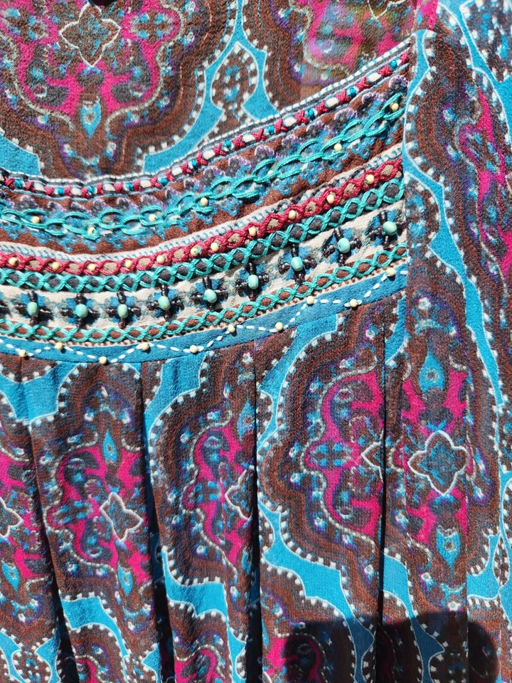 Blusa de seda transparente Eci con tanque en marrón con manga acampanada turquesa cuentas 1X Foto 2 de 4