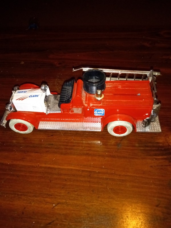 1926 Seagrave Fire Truck Bank-from ERTL Clark Refining & Marketing NO KEY