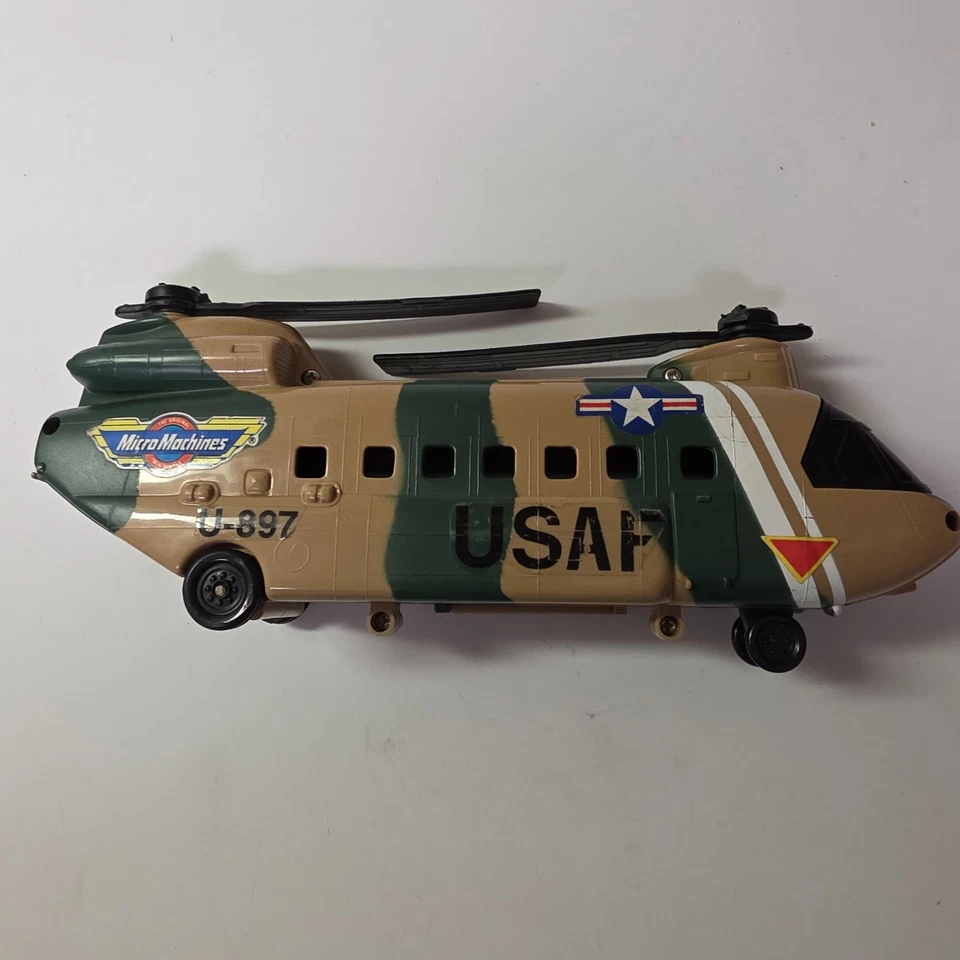 Micro Máquinas USAF Helicóptero Estilo Chinook U-897 con Rampas de Apertura Años 90 Foto 2 de 4