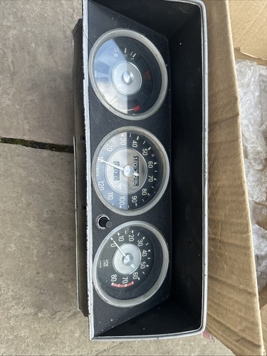 BMW E10 2002 1602 1802 SPEEDOMETER CLOCKS GAUGES DASH BOARD INSTRUMENTS