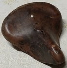 Cyclisme - ancienne Selle Cuir pour vélo marque VELECLAIR N°62