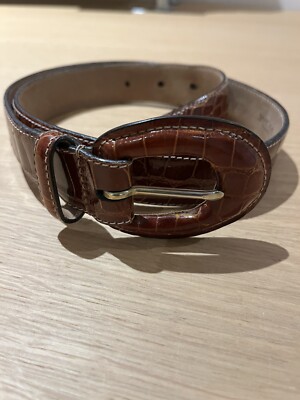 GENUINE AMERICAN ALLIGATOR LEATHER BELT SIZE SMALL SAKS  display picture 3