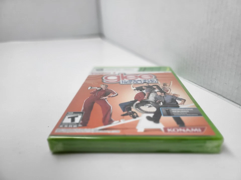 MINT NEW FACTORY SEALED XBOX 360 GLEE KARAOKE REVOLUTION GAME (REQUIRES MIC) O17 - Image 3 of 4